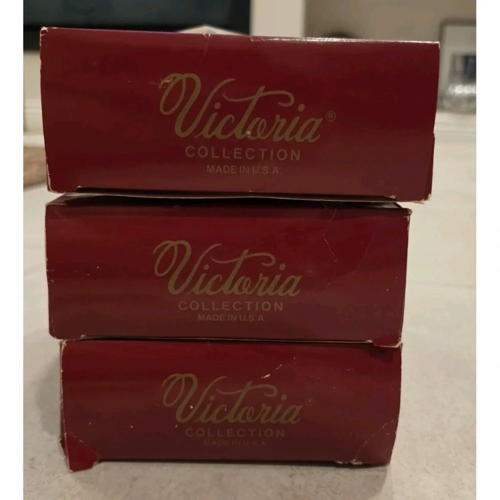 Victoriana white 12